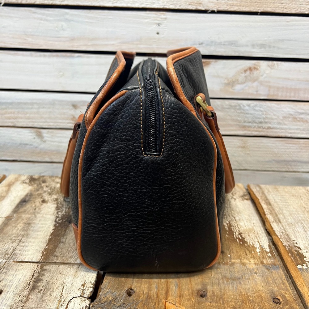 Vintage Liz Claiborne Black Pebbled Leather Satchel Tan Trim Doctor Bag Purse - Picture 5 of 9